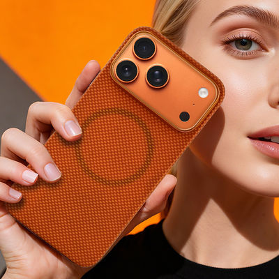 iPhone 17 Pro Max के लिए मेटल फ्रेम के साथ प्रीमियम एरामिड कार्बन फाइबर मोबाइल कवर