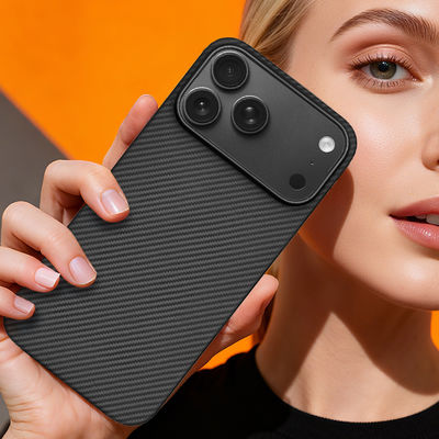 iPhone 17 Pro Max के लिए धातु फ्रेम के साथ अनुकूलित एरामिड कार्बन फाइबर मोबाइल कवर