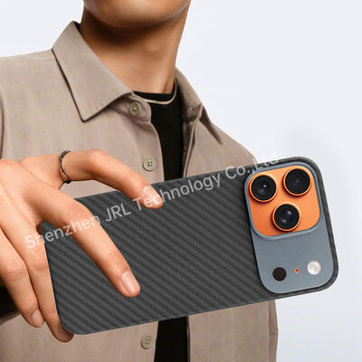 आईफोन 17 प्रो के लिए अनुकूलित धातु फ्रेम अल्ट्रा पतली अरामाइड कार्बन फाइबर मोबाइल कवर